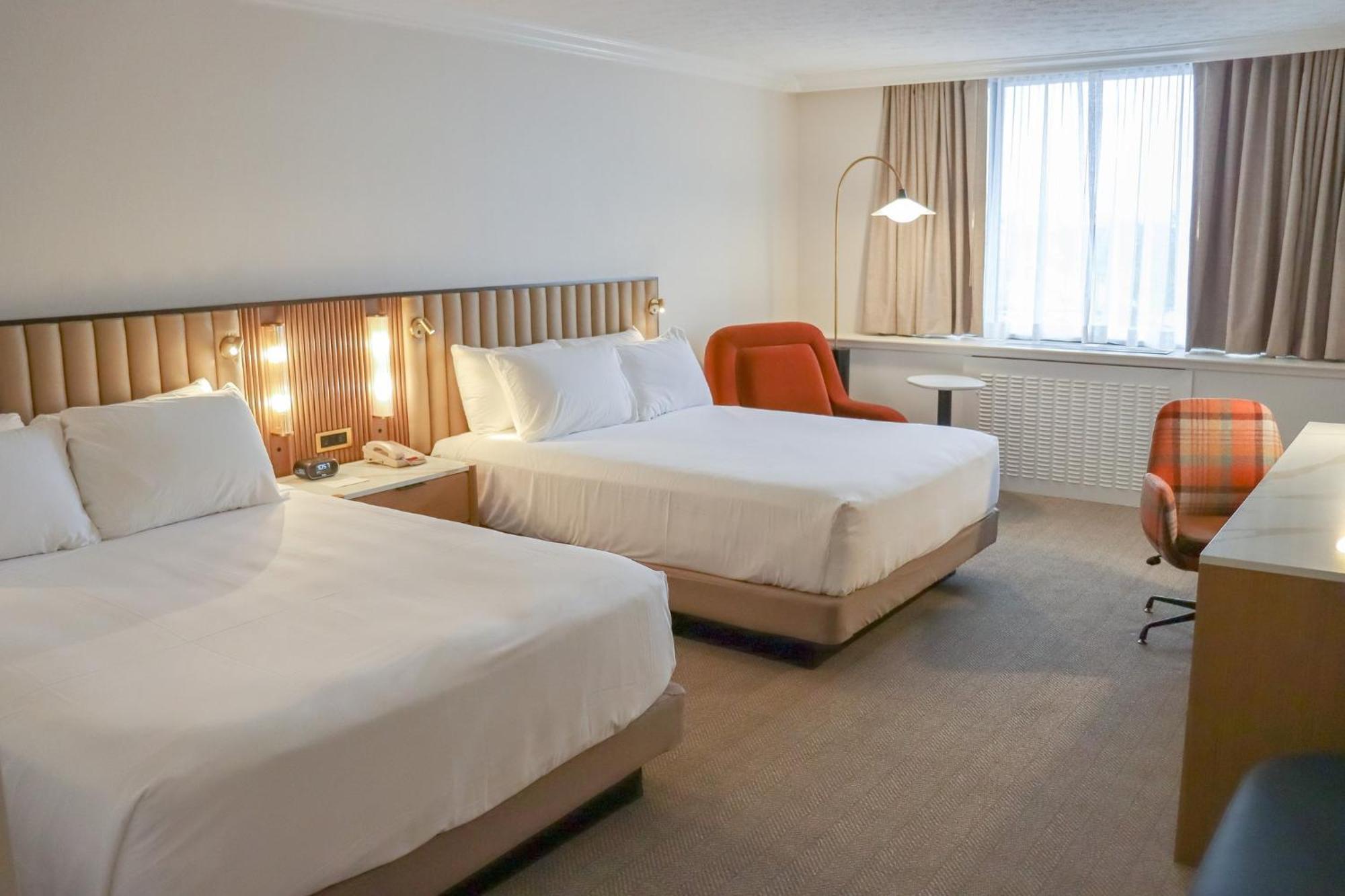 Crowne Plaza Airport Expo Ctr By Ihg Hotel 4*