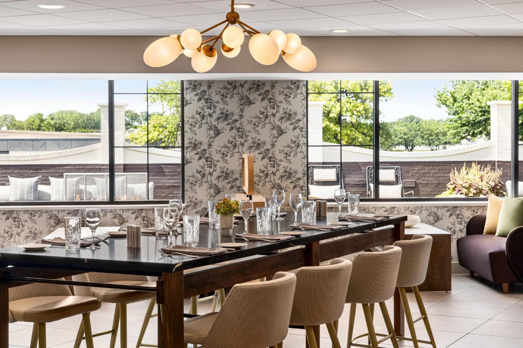 Crowne Plaza Airport Expo Ctr By Ihg Hotel Louisville-Jefferson County