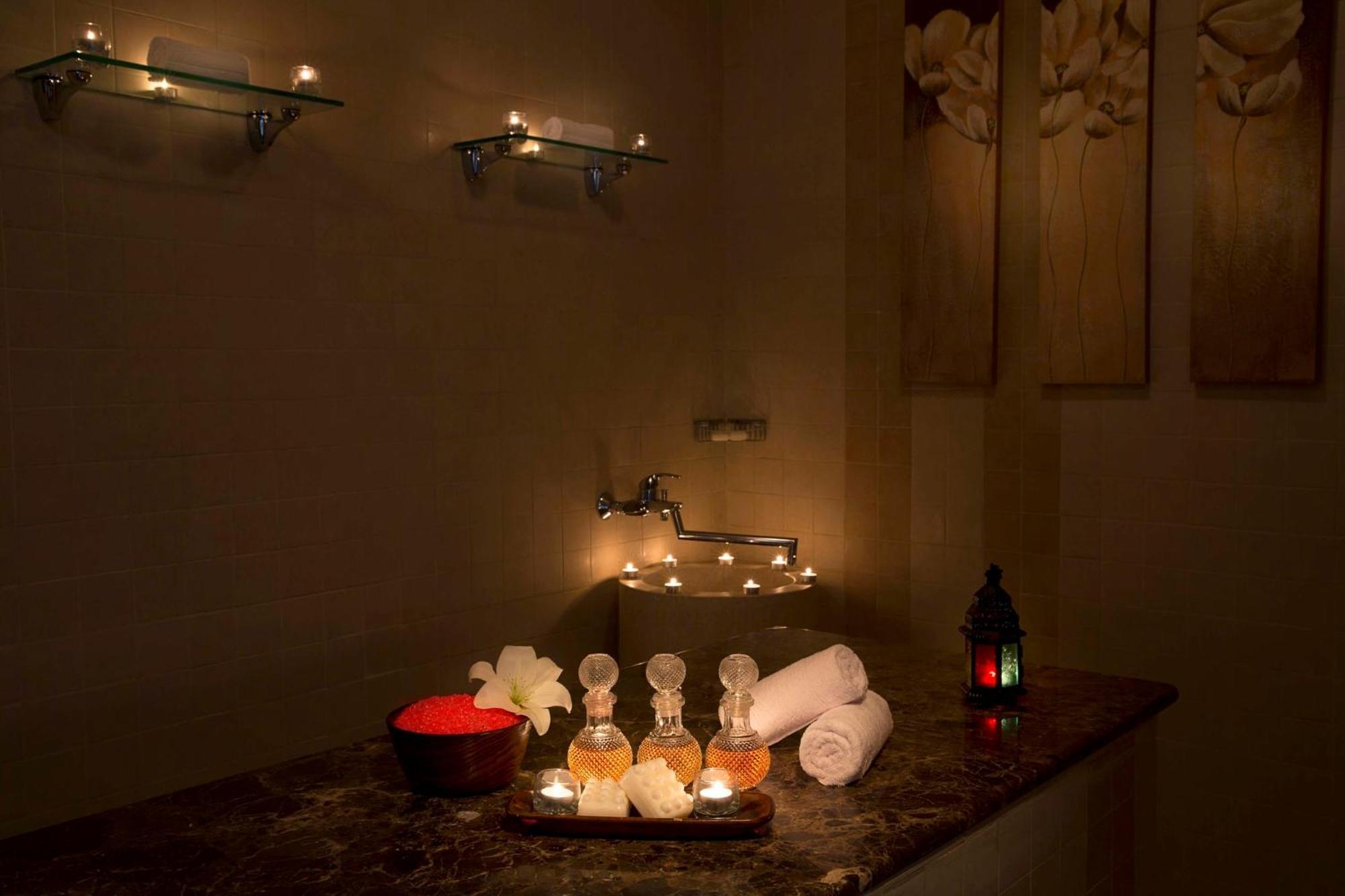 Hotel Crowne Plaza Airport Expo Ctr By Ihg 4*